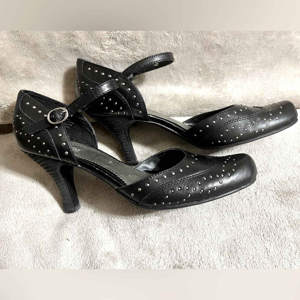 Kenneth Cole Wingtip Heels Black Studded Leather Retro Ankle Strap 8.5
